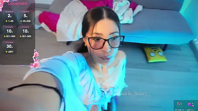 Snapshot of Spit_queen chatting on March 2, 2026, 2:13 pm Spit queen online show from March 2, 2026, 2:13 pm