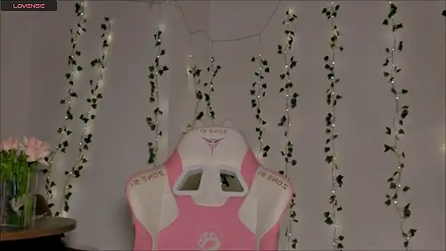 Snapshot of Amelia_Lein chatting on December 1, 2025, 12:15 am Amelia Lein online show from December 1, 2025, 12:15 am