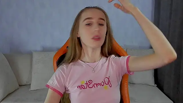  mira cle  online show from November 6, 2025, 11:04 pm