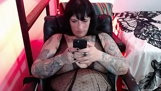 VampGirl1 online show from January 12, 2025, 4:50 pm