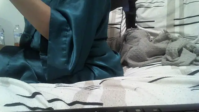Snapshot of lofibunni chatting on July 5, 2026, 10:17 pm lofibunni online show from July 5, 2026, 10:17 pm