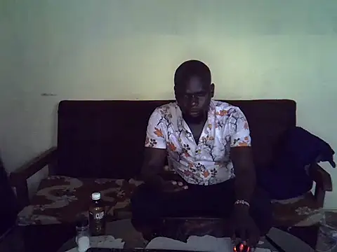 Snapshot of Leebwoy20 chatting on February 11, 2026, 10:31 am Leebwoy20 online show from February 11, 2026, 10:31 am