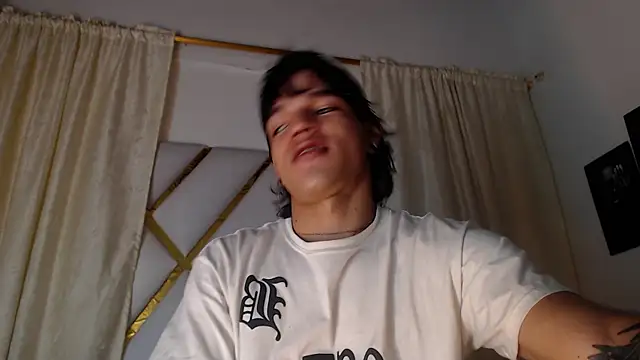 AlbertBernal69 online show from February 12, 2025, 8:27 am