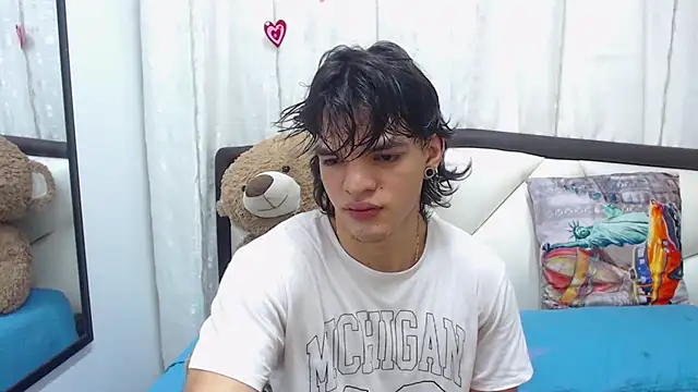 AlbertBernal69 online show from March 14, 2025, 3:26 am