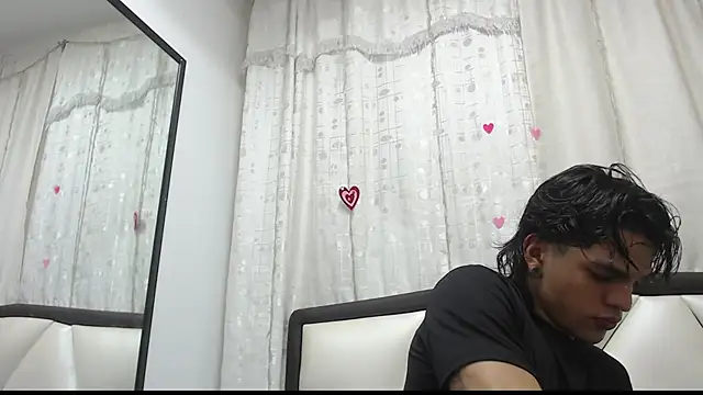 AlbertBernal69 online show from March 17, 2025, 7:35 am