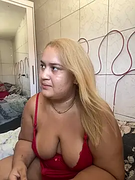 Snapshot of MinaBoss chatting on February 14, 2025, 2:02 pm MinaBoss online show from February 14, 2025, 2:02 pm