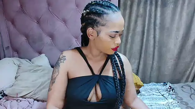 Snapshot of AFRICANGODDESSXXX chatting on December 3, 2025, 10:41 pm AFRICANGODDESSXXX online show from December 3, 2025, 10:41 pm