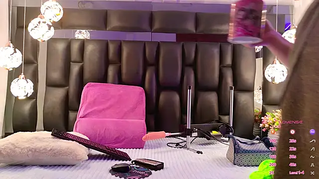 NathaxaLeans online show from January 26, 2025, 11:50 am