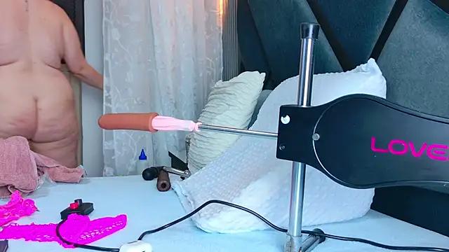 NathaxaLeans online show from October 11, 2025, 11:42 am