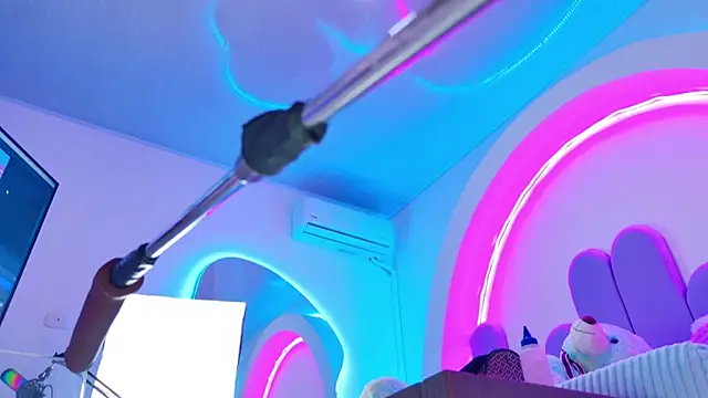 NathaxaLeans online show from March 23, 2026, 11:47 am