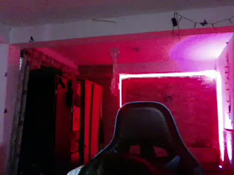 Snapshot of AngelaQueen_ chatting on December 23, 2024, 2:07 pm AngelaQueen online show from December 23, 2024, 2:07 pm