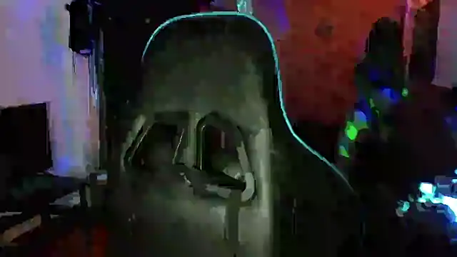 Snapshot of AngelaQueen_ chatting on September 15, 2025, 5:35 pm AngelaQueen online show from September 15, 2025, 5:35 pm