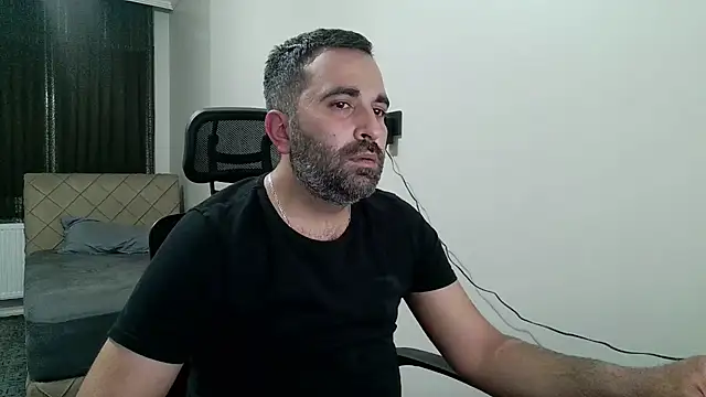 Snapshot of tgltplsr chatting on January 15, 2026, 10:57 pm tgltplsr online show from January 15, 2026, 10:57 pm