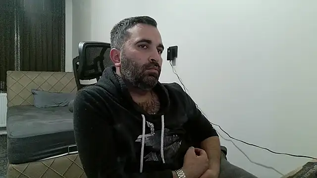 Snapshot of tgltplsr chatting on January 18, 2026, 10:35 pm tgltplsr online show from January 18, 2026, 10:35 pm