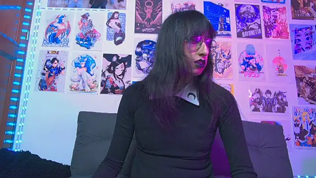 snowblack  online show from February 8, 2025, 3:00 pm