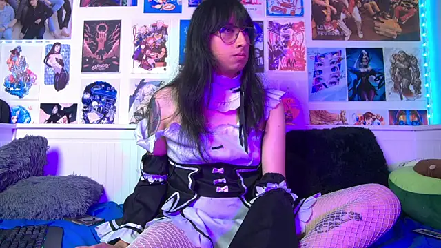 snowblack  online show from February 21, 2025, 2:27 pm