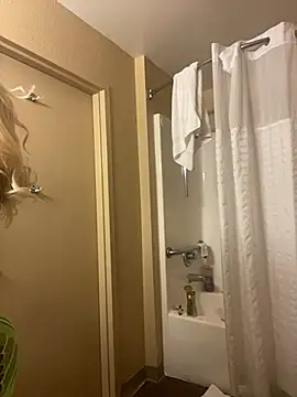 SlimBeenBadd1981 online show from December 10, 2024, 1:55 pm