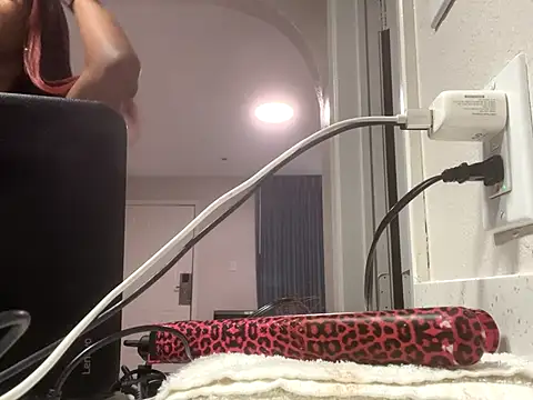 SlimBeenBadd1981 online show from October 8, 2025, 6:33 am