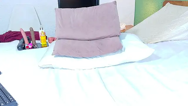 Snapshot of dannaahbrown chatting on February 7, 2025, 11:24 pm dannaahbrown online show from February 7, 2025, 11:24 pm