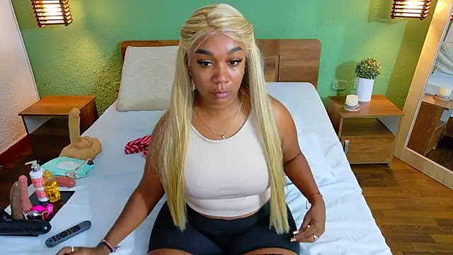 Snapshot of dannaahbrown chatting on March 5, 2025, 7:49 pm dannaahbrown online show from March 5, 2025, 7:49 pm