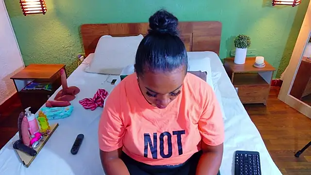 dannaahbrown online show from March 28, 2026, 2:27 pm