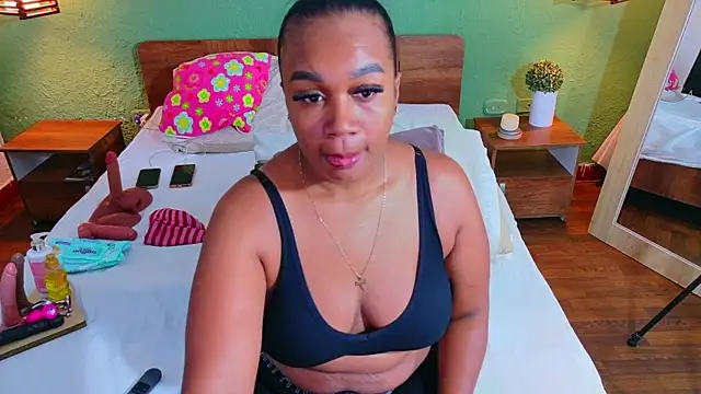 Snapshot of dannaahbrown chatting on May 7, 2026, 4:34 pm dannaahbrown online show from May 7, 2026, 4:34 pm