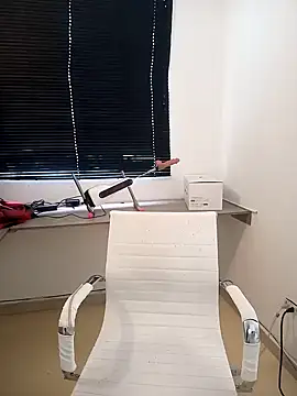 MIYESSI online show from January 22, 2025, 4:44 pm