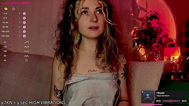 Snapshot of IttyKitty chatting on September 10, 2025, 11:16 pm IttyKitty online show from September 10, 2025, 11:16 pm