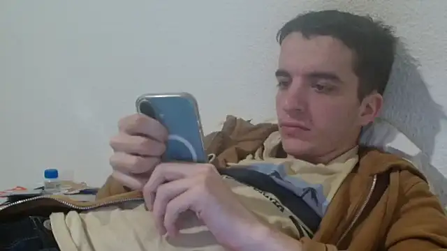 Snapshot of Tombgy07 chatting on April 3, 2026, 7:56 pm Tombgy07 online show from April 3, 2026, 7:56 pm