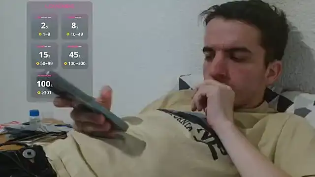 Snapshot of Tombgy07 chatting on April 15, 2026, 7:10 pm Tombgy07 online show from April 15, 2026, 7:10 pm