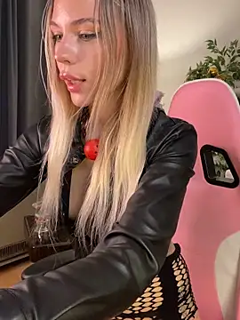 KittyKatyDream online show from December 22, 2025, 4:15 pm