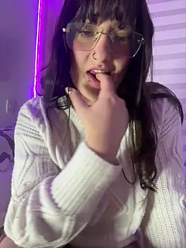 Megan lu2 online show from February 6, 2025, 4:21 am