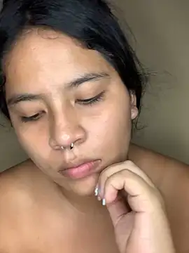 moncerrat luna online show from December 4, 2024, 12:41 am