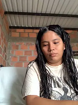 moncerrat luna online show from December 12, 2024, 7:15 pm