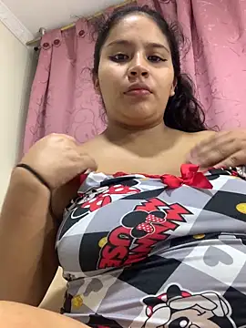 moncerrat luna online show from October 10, 2025, 11:15 pm