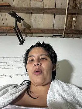 moncerrat luna online show from March 11, 2026, 9:21 pm