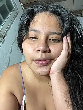 moncerrat luna online show from March 19, 2026, 12:36 am