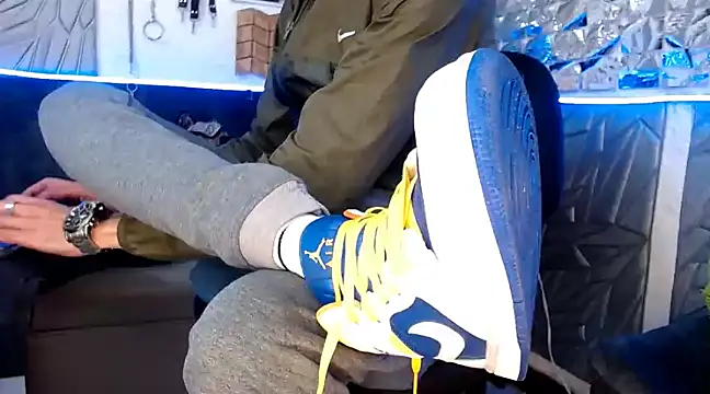 Mensecret69 online show from February 26, 2025, 2:48 am