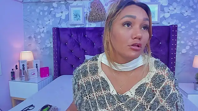 dalila salazar online show from April 18, 2026, 3:10 am