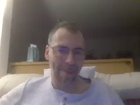 Snapshot of ptitcanard60600 chatting on January 1, 2025, 9:09 pm ptitcanard60600 online show from January 1, 2025, 9:09 pm