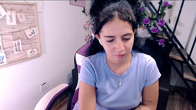 samantha baby  online show from May 11, 2026, 4:04 pm
