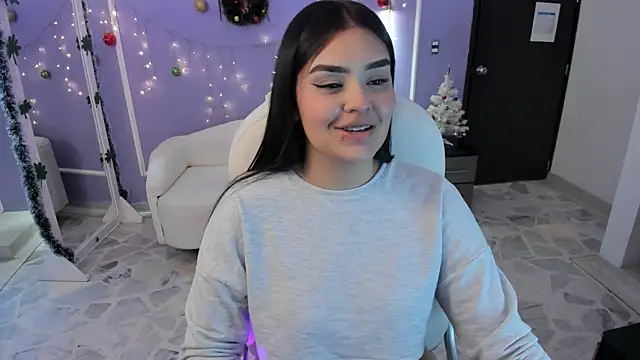 martinasaez online show from January 8, 2025, 7:34 pm