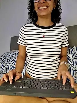 Snapshot of angela__98 chatting on April 25, 2026, 12:08 pm angela 98 online show from April 25, 2026, 12:08 pm