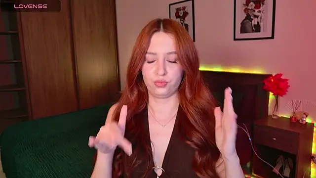 EleanorePeach online show from May 14, 2026, 5:09 pm