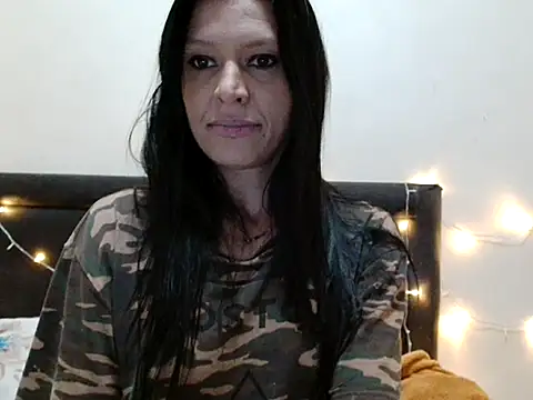 Snapshot of michelle105 chatting on June 2, 2026, 5:26 pm michelle105 online show from June 2, 2026, 5:26 pm