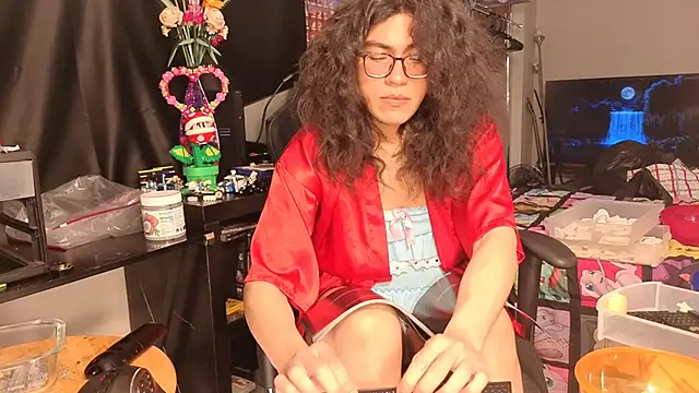 Snapshot of ShinyCherub chatting on February 9, 2025, 1:03 pm ShinyCherub online show from February 9, 2025, 1:03 pm