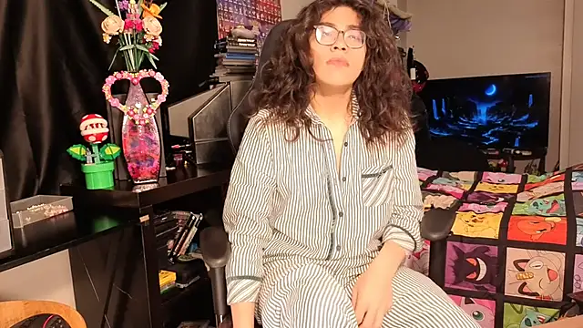 Snapshot of ShinyCherub chatting on February 19, 2025, 9:17 am ShinyCherub online show from February 19, 2025, 9:17 am