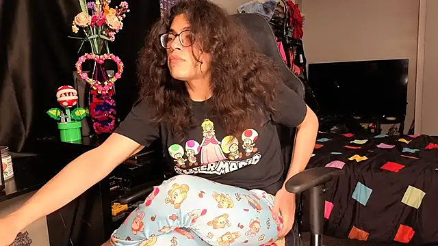 Snapshot of ShinyCherub chatting on February 25, 2025, 1:09 am ShinyCherub online show from February 25, 2025, 1:09 am