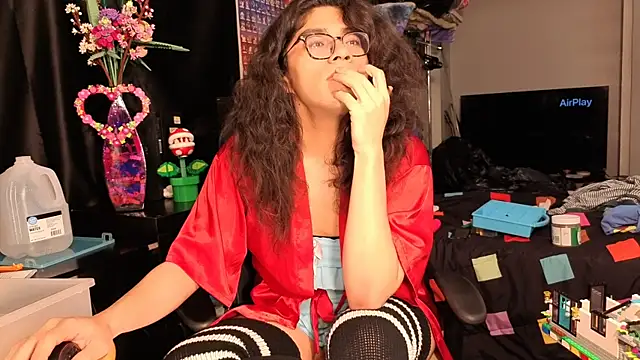 Snapshot of ShinyCherub chatting on March 9, 2025, 12:31 am ShinyCherub online show from March 9, 2025, 12:31 am