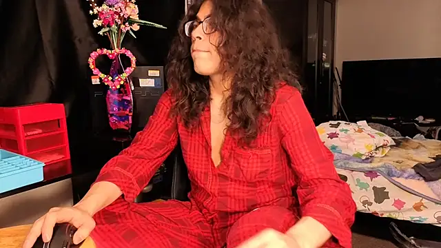 Snapshot of ShinyCherub chatting on March 14, 2025, 12:32 am ShinyCherub online show from March 14, 2025, 12:32 am